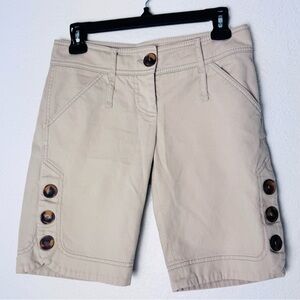 Valentino Garavani Beige Bermuda Khaki Shorts Size 38 / 2 Small Vintage Cotton